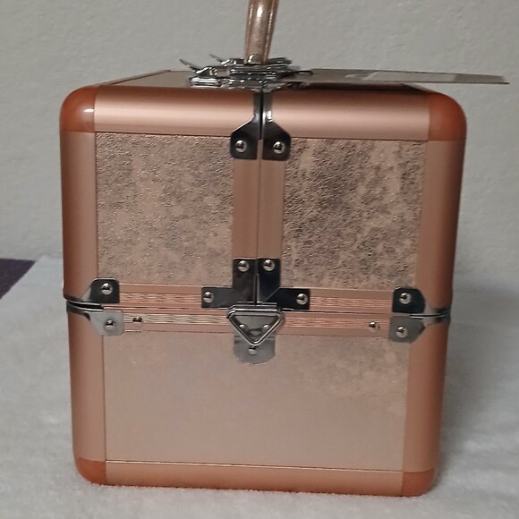 Sephora Metallic Rose Gold Make Up Train Case -- NWT w/shoulder strap and keys! - Picture 3 of 10
